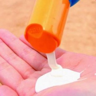 Sanidad confirma que las cremas solares para niños que la OCU pidió retirar están correctamente etiquetadas