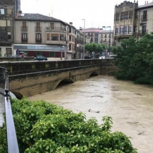 Las inundaciones arrasan la carretera N-121 en Navarra