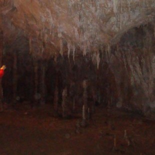 Buscan a tres espeleólogas catalanas en la cueva Cueto-Coventosa de Cantabria