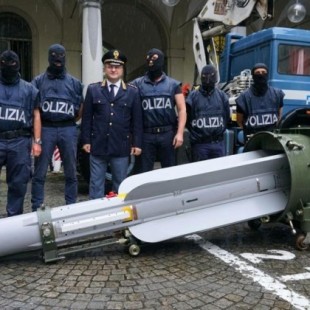 La polícia italiana incauta un misil a unos ultraderechistas