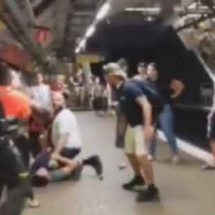 Enfrentamiento entre carteristas y agentes de seguridad del Metro de Barcelona