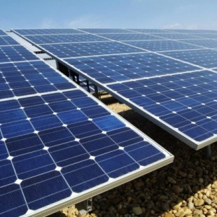La fotovoltaica pide reducir al 25% el peso del termino fijo en la factura de la luz