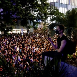 Hong Kong: miles de funcionarios se suman a las protestas en un acto sin precedentes