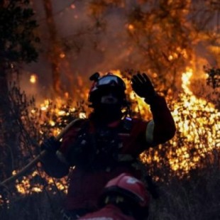 Detienen 'in fraganti' al autor de cinco incendios forestales en Barcelona