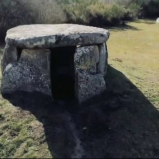 Una excavadora destruye tres tumbas de hace 6.000 años en Galicia por un error