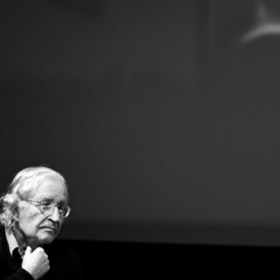 Noam Chomsky: “Trump está intentando explotar la tensión con Irán de cara a 2020”
