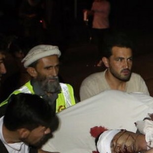 Masacre terrorista en Kabul: 63 muertos y 182 heridos en un atentado suicida en una boda