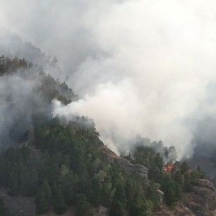 El incendio en Gran Canaria obliga a evacuar a 4.000 personas y amenaza la reserva de Tamadaba
