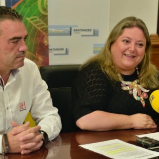 La pareja del coordinador de eventos del Ayuntamiento de Santander actúa 22 veces en poco más de un mes en la ciudad