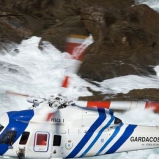 Fomento investiga un incidente de un helicóptero de salvamento alquilado por la Xunta tras venderlo
