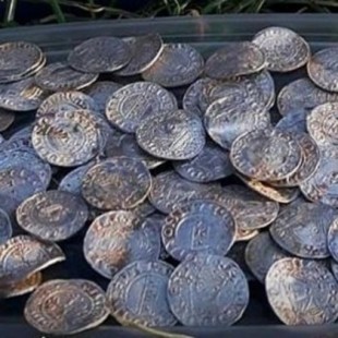 Una pareja encuentra un tesoro medieval valorado en 6 millones de euros