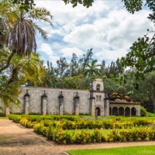 El monasterio medieval segoviano que fue comprado por un periodista y ahora es una atracción turística en Miami