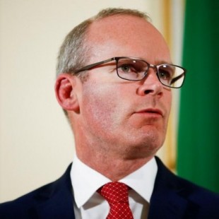 Irlanda dice que Reino Unido es "totalmente irracional" en la disputa de la salvaguarda
