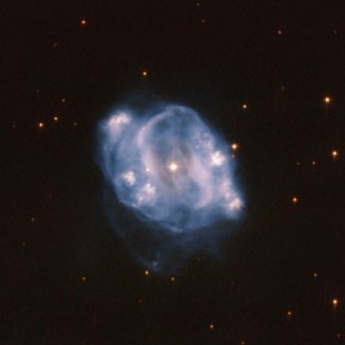 Hubble ve una estrella que se acerca a su fin (ENG)