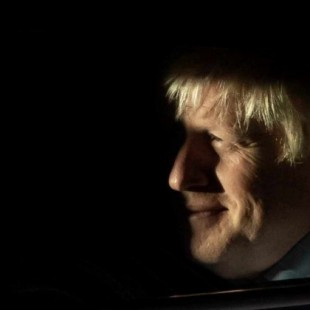 El hermano de Boris Johnson dimite para anteponer el "interés nacional" a la "lealtad familiar"
