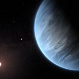 Sobre la presencia de agua en la atmósfera del exoplaneta potencialmente habitable K2-18b