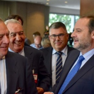 Los empresarios, a Ábalos: "No pactéis con Pablo Iglesias ni de broma"