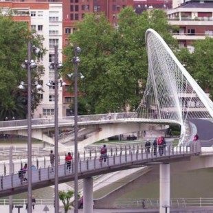 El puente Zubizuri en Bilbao, obra de Calatrava, protagonista de 'Grandes errores de la ingeniería', en DMAX
