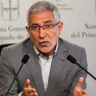 Gaspar Llamazares ofrece sus 15 votos a Errejón