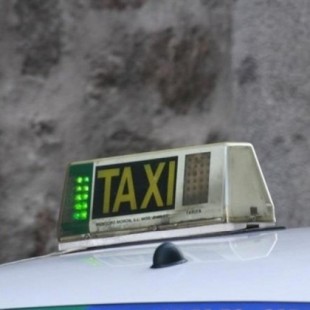 Detenido un taxista en Madrid que estafaba a sus clientes dándoles un 'cambiazo' de tarjeta cuando iba a cobrarles