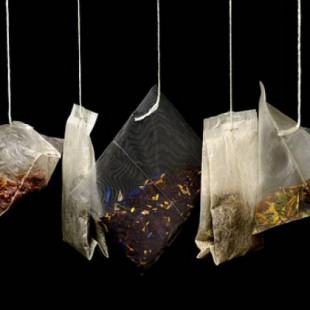 Las bolsitas de té liberan millones de partículas de microplástico en el líquido