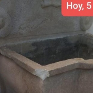 Tardan «meses» en reparar la Fuente del Aceituno, la más antigua de Granada, y amanece rota al día siguiente