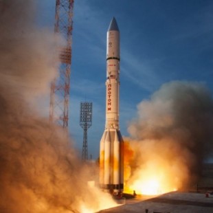 La última misión comercial del cohete ruso Protón y el satélite remolcador MEV-1