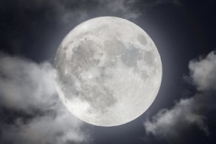 Imagen de 110 megapíxeles de la Luna llena se necesitan más de 1,5 TB de datos de dos telescopios