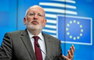 El vicepresidente de la Comisión Europea no da crédito a la poca energía solar instalada en España dado su ‘potencial’
