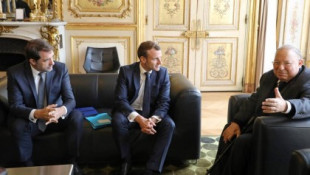 Macron prepara “medidas fuertes” contra el “separatismo” musulmán en Francia