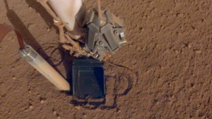 El suelo de Marte escupe la sonda de InSight sin explicación