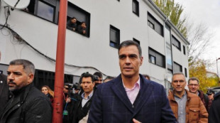 Pedro Sánchez, obligado a suspender su paseo por un barrio «amigo» de Valladolid por su recibimiento hostil