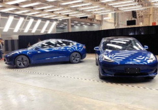 Tesla presenta los primeros Model 3 fabricados en China apenas 10 meses del inicio las obras de la fábrica