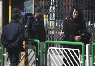 Dos mujeres atacan a un clérigo iraní que les reprochó que paseaban sus perros, actividad prohibida en Irán