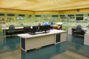 Esta es la sala de control de una central nuclear por dentro