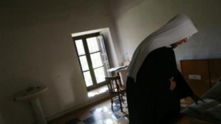Francia prohíbe a una monja de 70 años llevar hábito en una residencia de ancianos pública