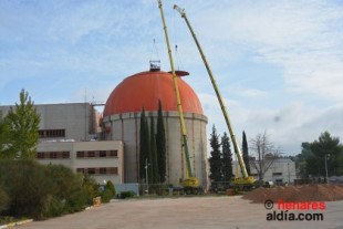 Proceso de desmantelamiento de la cúpula de la Central Nuclear José Cabrera en Zorita