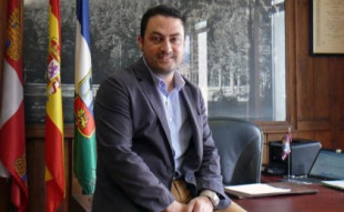 El alcalde de El Espinar (PP) atribuye a «un error» la moción contra la LIVG y Cs abre expediente a su concejal