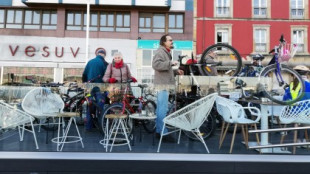 Las bicicletas toman las terrazas de Gijón