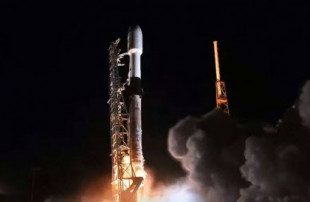 SpaceX lanza al espacio nuevos satélites en su empeño por crear su propia red de internet