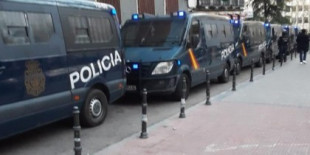 La Policía desaloja a los okupas neonazis del Hogar Social Madrid