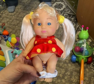 Polémica por la venta de una muñeca transgénero en Rusia