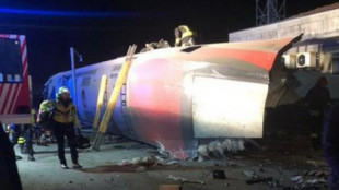Dos muertos y una treintena de heridos por el descarrilamiento de un tren de alta velocidad en Italia