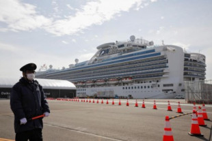 El crucero en Japón con coronavirus llega a 175 infectados, incluyendo un supervisor médico japonés de cuarentena [EN]