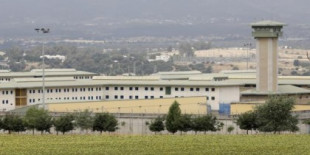 Paliza en el patio de la cárcel: dos presos linchan al asesino de una niña de 13 años