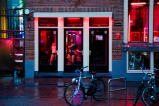 Adiós al Barrio Rojo: Ámsterdam creará un recinto a las afueras para sus trabajadoras sexuales