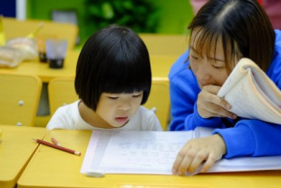 Ante el cierre de las escuelas por el coronavirus China ha abierto una enorme escuela online y hasta emite clases por TV