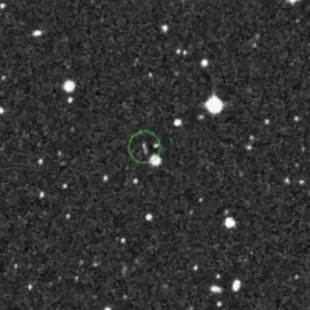 Detectan una posible 'miniluna' que lleva tres años orbitando la Tierra (ING)