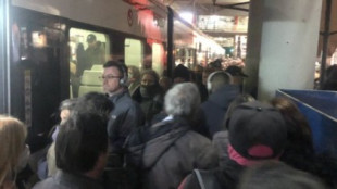 Quejas por aglomeraciones en los Cercanías de Renfe: "Vergüenza"