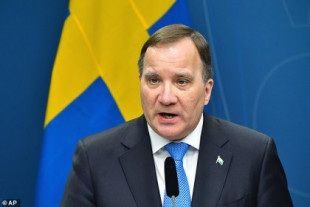 El primer ministro de Suecia, Stefan Lofven, advierte a los ciudadanos que se preparen para miles de muertes [ENG]